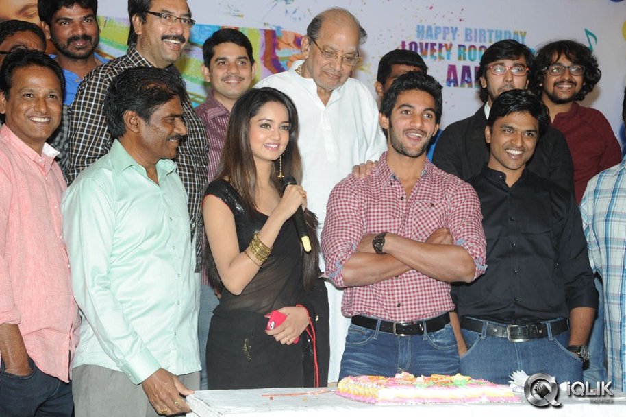 Aadi-Birthday-Celebrations-With-Pyaar-Mein-Padipoyane-Team